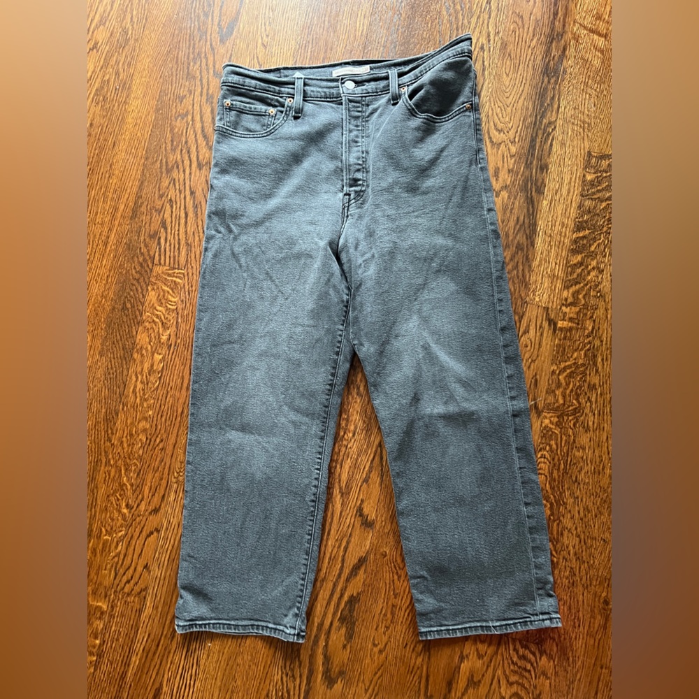 Levi’s Straight Leg Ribcage Dark Gray Denim Jeans